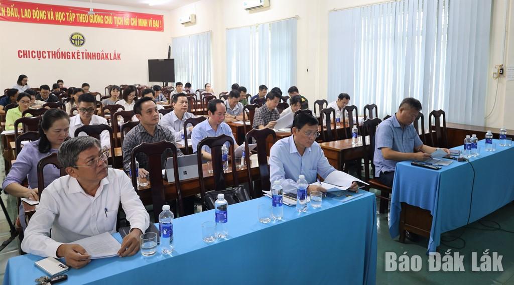 Các đại biểu tham gia hội nghị trực tuyến toàn quốc tại điểm cầu tỉnh Đắk Lắk.