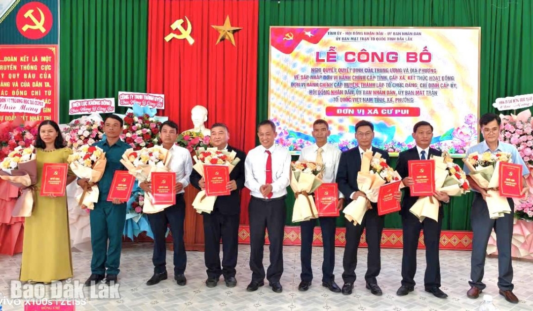 Chủ tịch, Phó Chủ tịch, Trưởng các ban của HĐND, đại biểu HĐND cấp xã và Chủ tịch, Phó Chủ tịch UBND xã Cư Pui, nhiệm kỳ 2021-2026.