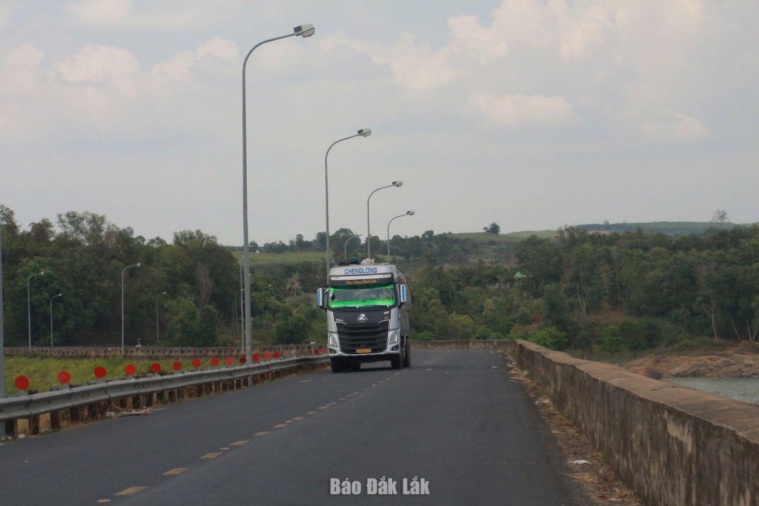 Quốc lộ 29 nối Đắk Lắk - Phú Yên.