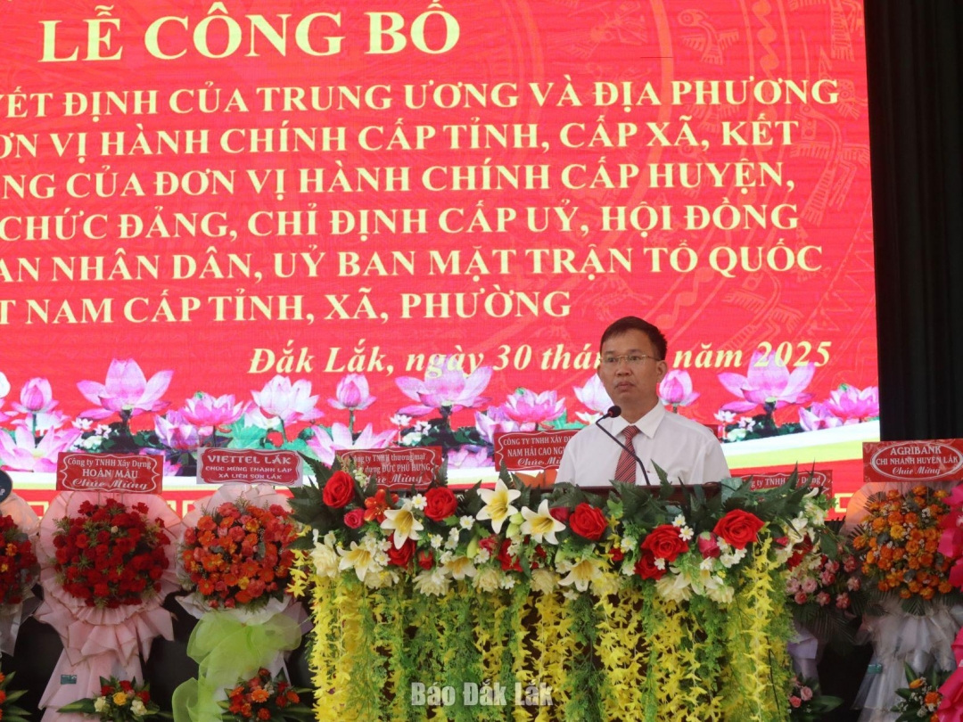 Phó Bí thư Thường trực xã Liên Sơn Lắk Nguyễn Trọng Trung phát biểu nhận nhiệm vụ mới.
