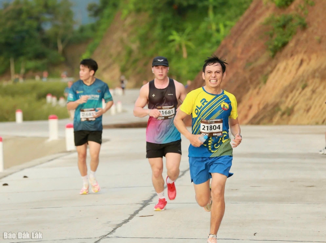 Vận động viên thi đấu nội dung 21 km.