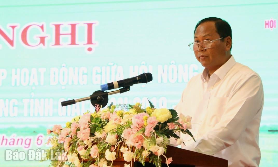 Chủ tịch Hội Nông dân tỉnh Ya Toan Ênuôl phát biểu tại hội nghị.