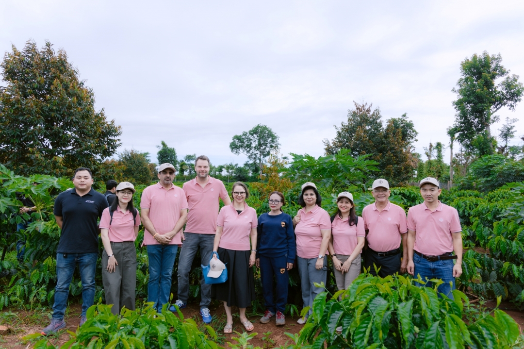 Chuyến tham quan tìm hiểu về dự án Better Life Farming (BLF).