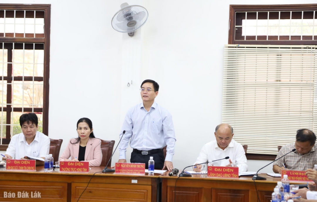 Ủy viên Trung ương Đảng, Bí thư Tỉnh ủyNguyễn Đình Trung phát biểu tại buổi đối thoại.