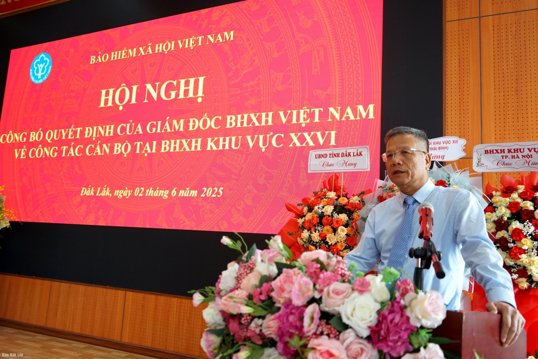 Phó Giám đốc BHXH Việt Nam Trần Đình Liệu giao nhiệm vụ tại hội nghị