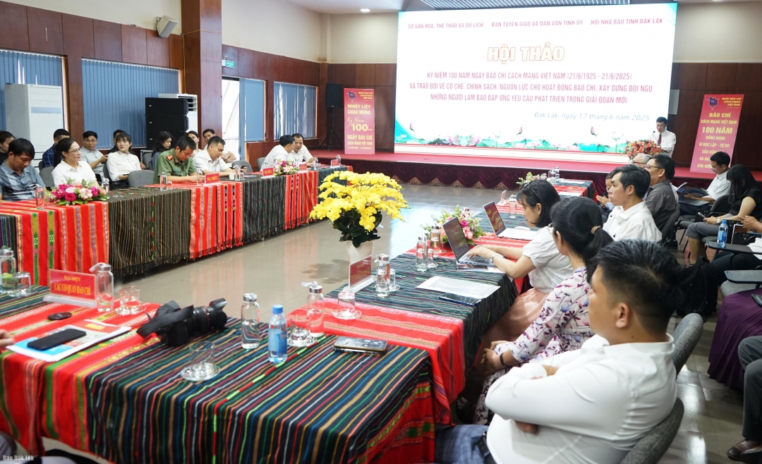Đại biểu tham dự hội thảo