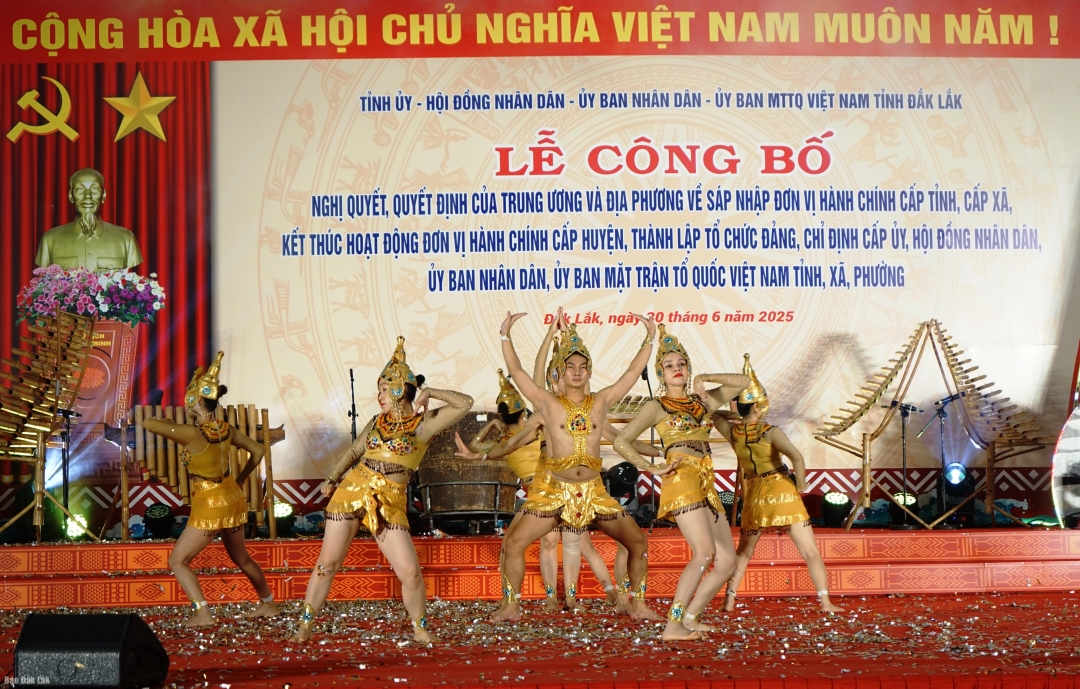 Tiết mục múa “Trăng Tháp Nhạn”