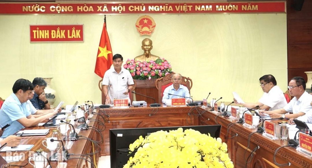 Phát biểu kết luận phiên họp, quyền Chủ tịch UBND tỉnh Nguyễn Thiên Văn 