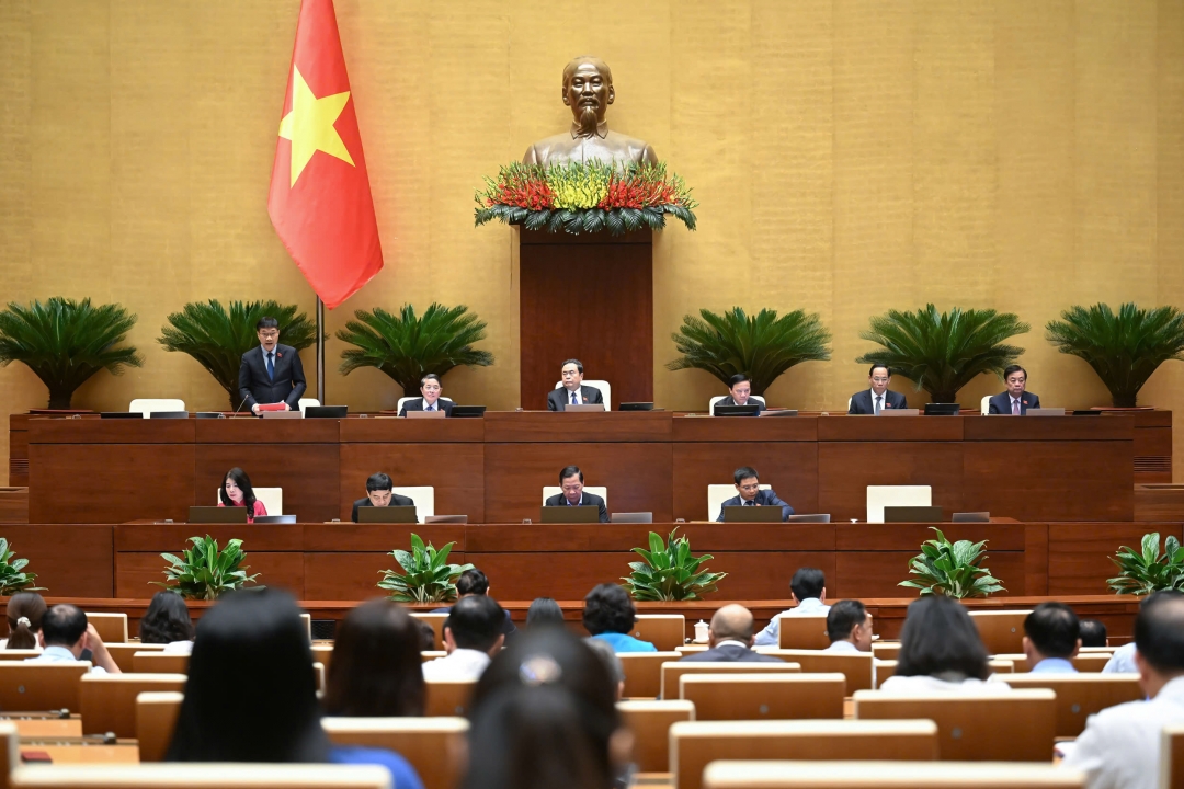 Phó Chủ tịch Quốc hội Vũ Hồng Thanh điều hành phiên làm việc. Ảnh: quochoi.vn