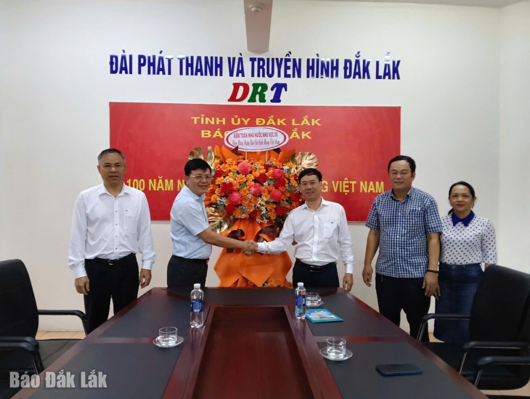 Đoàn Kiểm toán Nhà nước khu vực XII đến thăm và chúc mừng Báo Đắk Lắk