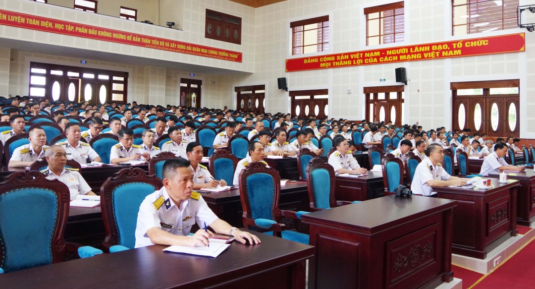 Các đại biểu dự hội nghị.