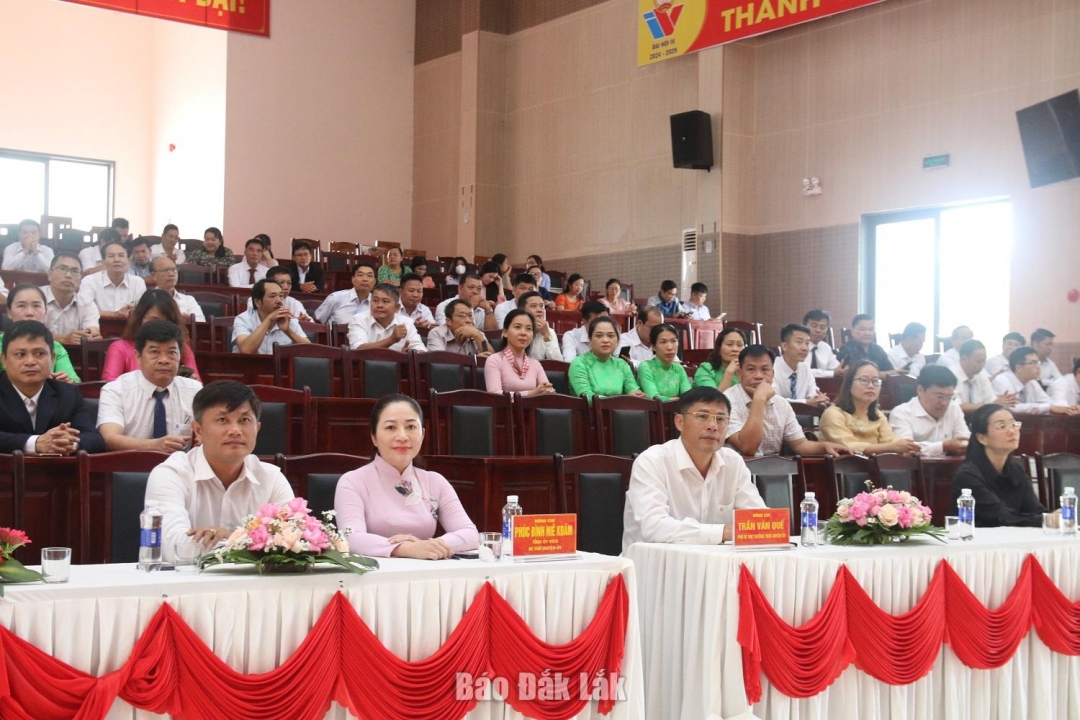 Đại biểu tham dự hội nghị.
