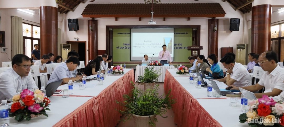 Các đại biểu tham dự hội thảo.