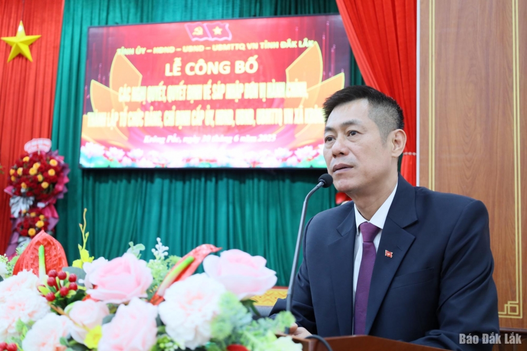 Tỉnh ủy viên, Bí thư Huyện uỷ Krông Pắc Nguyễn Hoàng Giang phát biểu tại buổi lễ.