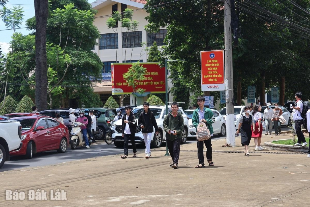 Thí sinhKỳ thi đánh giá năng lực năm 2025 do Đại học Quốc gia TP. Hồ Chí Minh phối hợp tổ chức tại Trường Đại học Tây Nguyên.