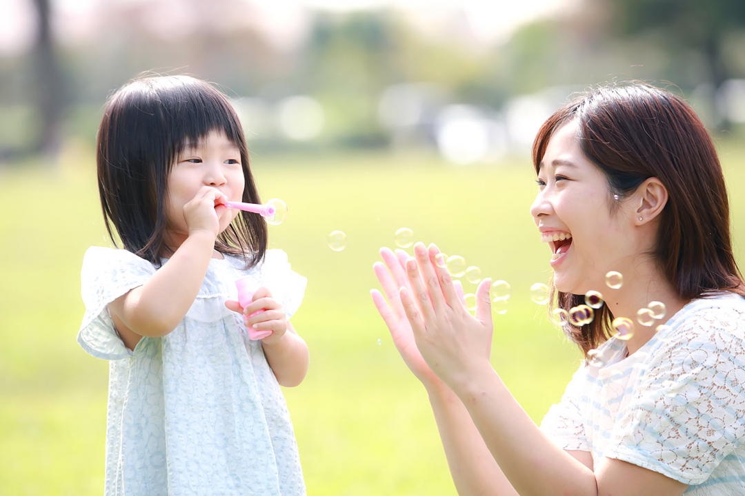 Vui chơi cùng con. Ảnh minh họa: Internet