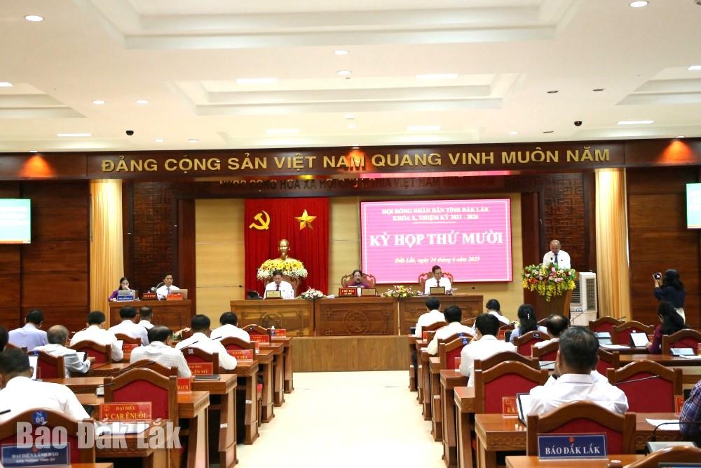 Quang cảnh phiên làm việc. Ảnh: Vạn Tiếp