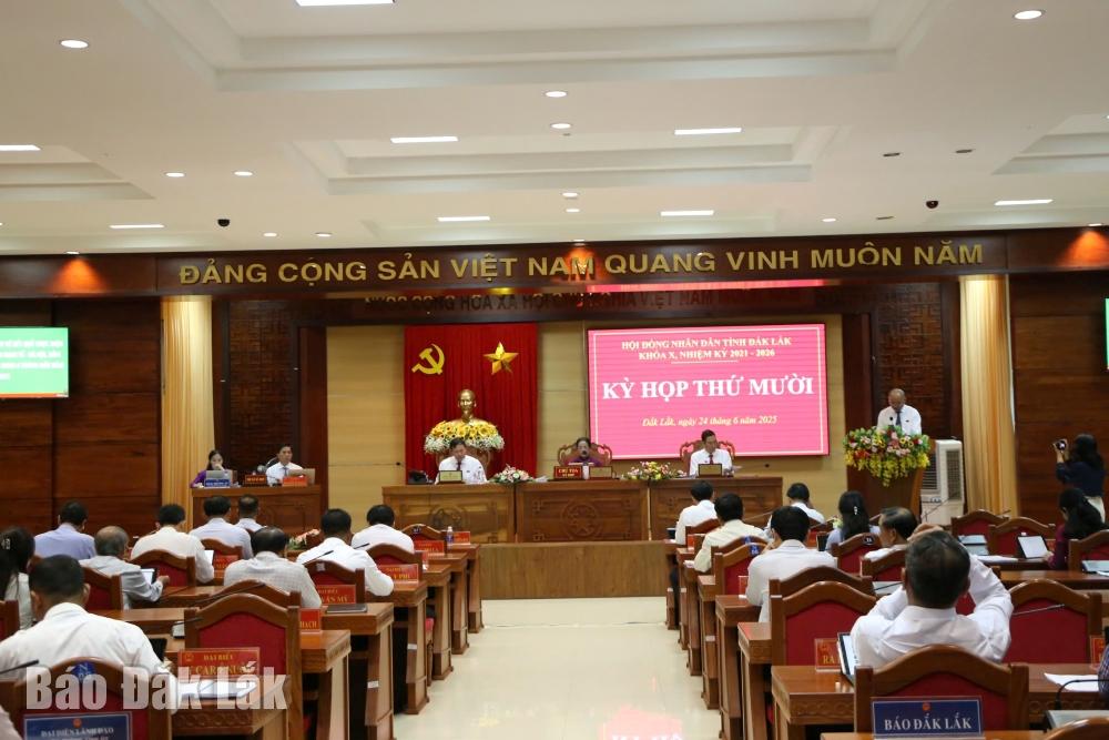 Quang cảnh phiên làm việc. Ảnh: Vạn Tiếp