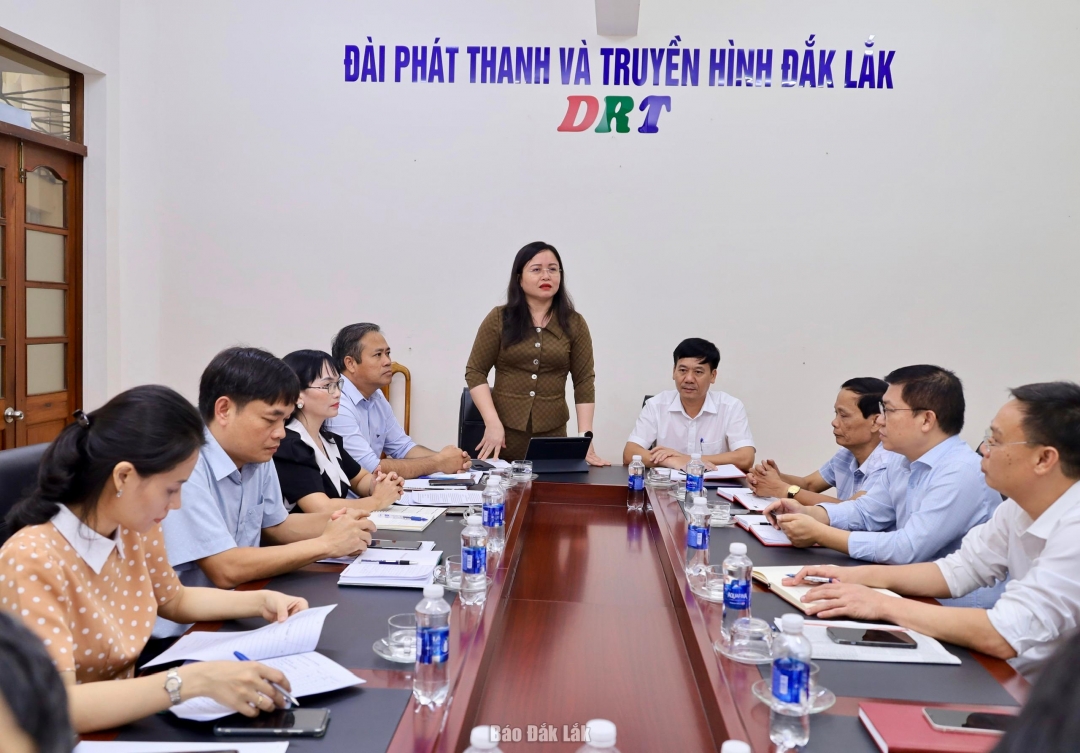 Tổng Biên tập Báo Phú Yên phát biểu tại buổi làm việc. Ảnh: Ngọc Thắng.