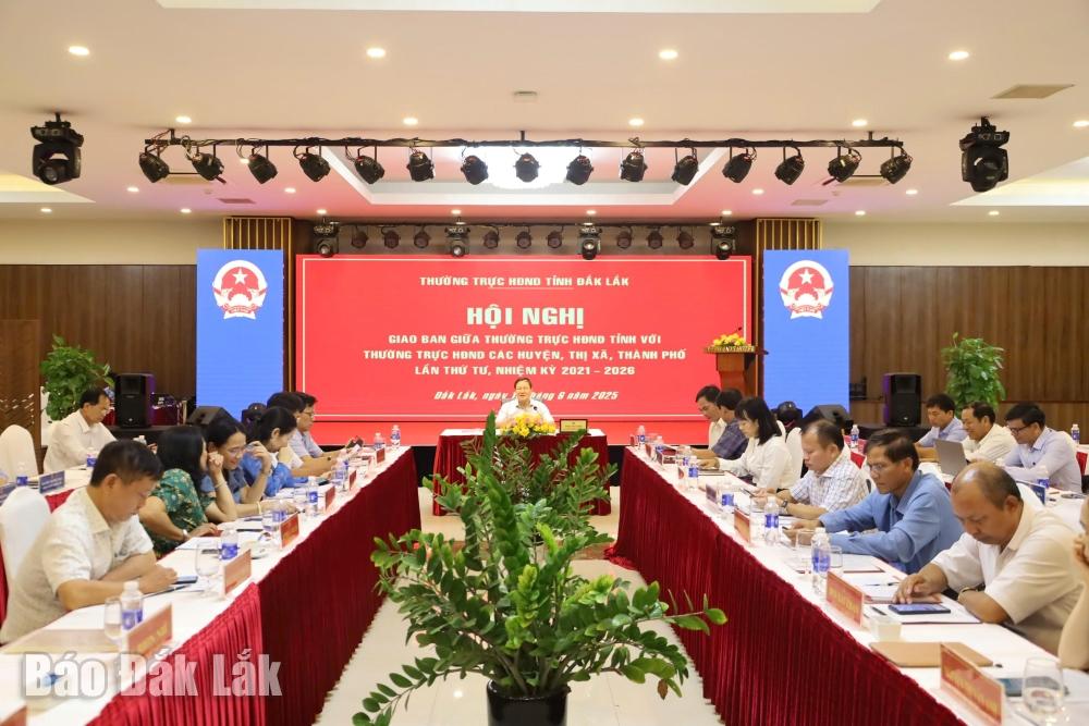 Đại biểu tham dự hội nghị.