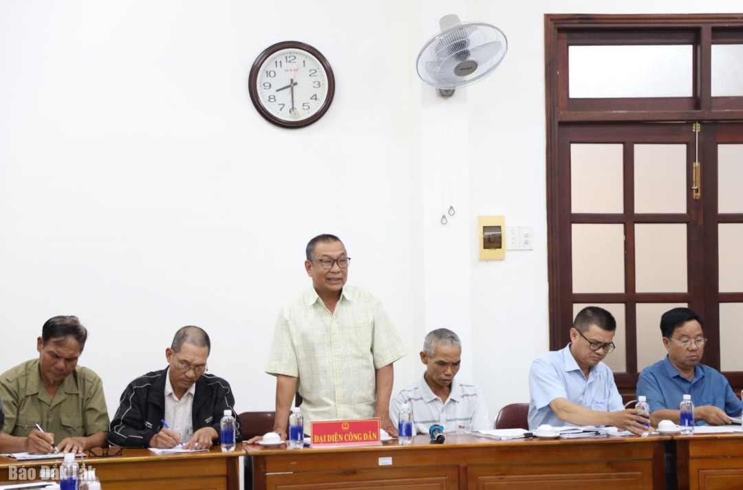 Đại diện các hộ dân tham gia đối thoại.