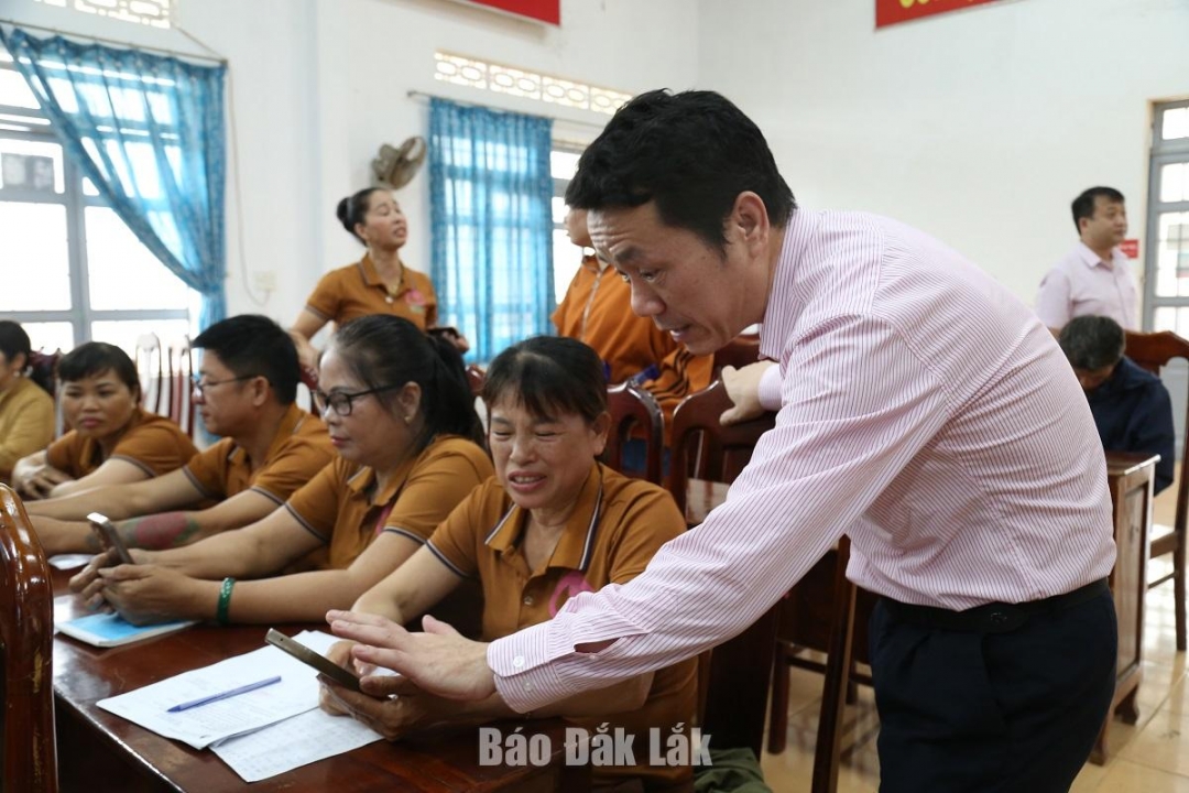Kiểm tra việc thao tác bằng phần mềm quản lý tín dụng chính sách