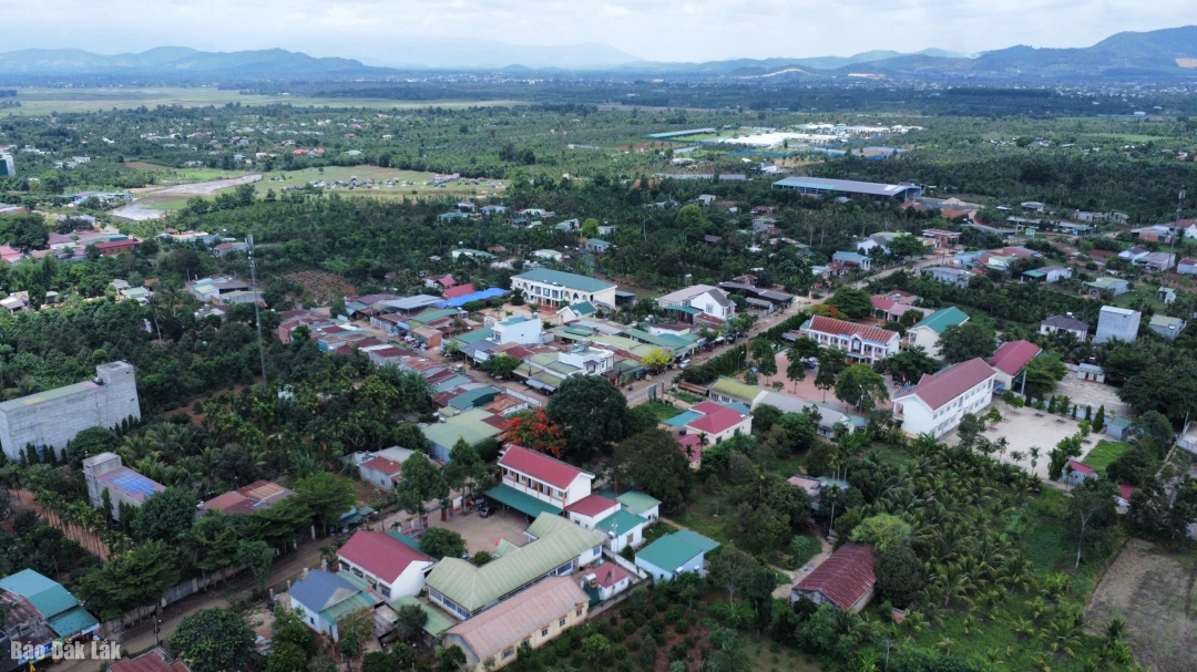 Diện mạo nông thôn mới của xã Ea Hiu.