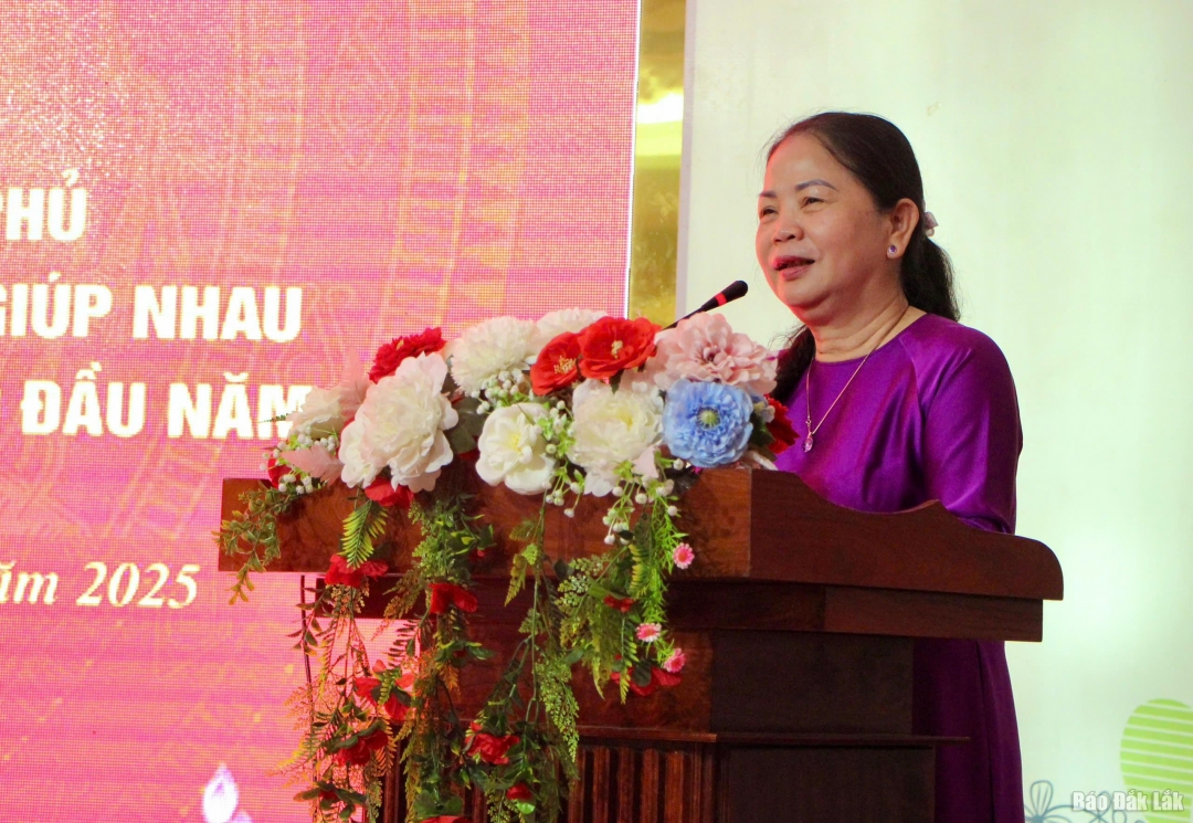 Chủ tịch Hội NCT tỉnh Triệu Thị Ngoan phát biểu tại hội nghị.