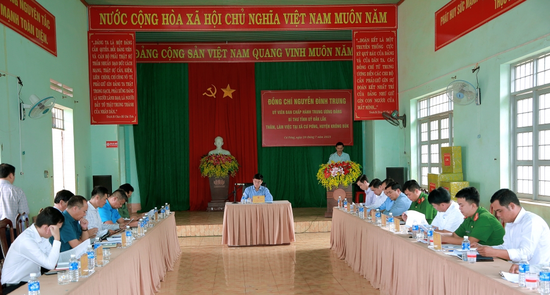 Quang cảnh buổi làm việc. Ảnh: Thế Hùng