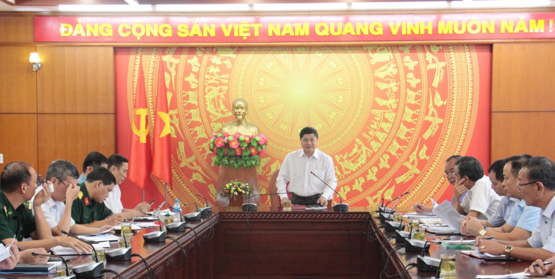 Đồng chí Phạm Minh Tấn, Phó Bí thư Thường trực Tỉnh ủy kiêm Trưởng Ban Nội chính Tỉnh ủy chủ trì một buổi giao ban công tác nội chính và PCTN. (Ảnh minh họa)