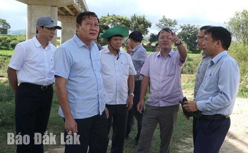 Phó Chủ tịch HĐND tỉnh Trần Phú Hùng làm trưởng đoàn đã có buổi khảo sát thực tế về việc triển khai thực hiện 