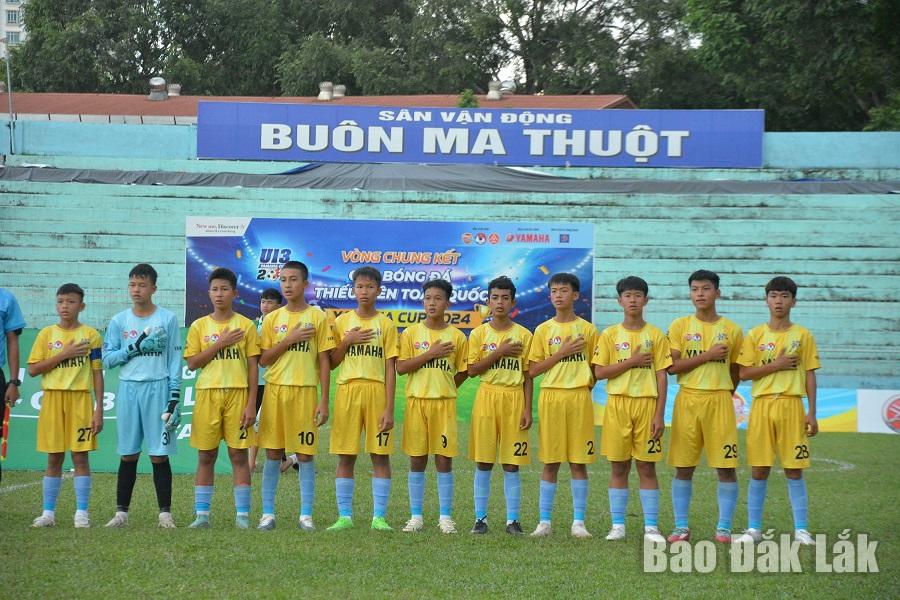 Đội hình U13 Đắk Lắk ra sân gặp Quảng Nam.