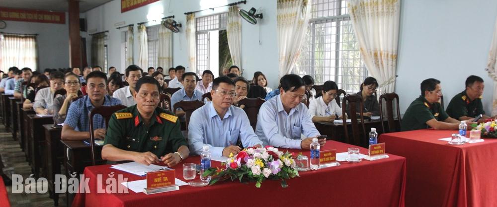 Các đại biểu và học viên tham dự khai mạc lớp bồi dưỡng.