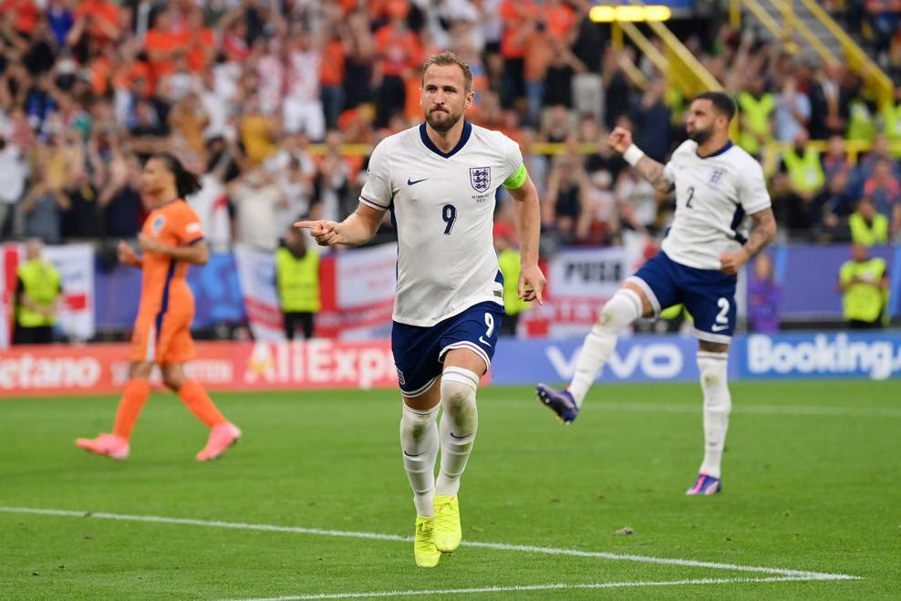 Harry Kane ghi bàn gỡ hòa cho tuyển Anh. ẢNh: Reuters