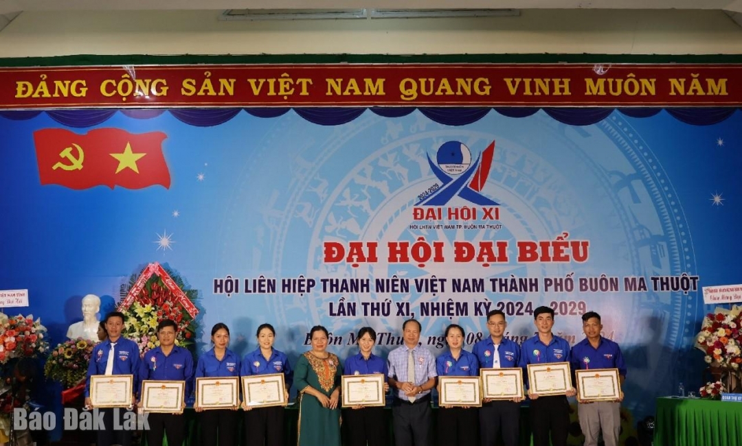 Phó Bí thư Thành ủy Buôn Ma Thuột Nguyễn Hữu Việt