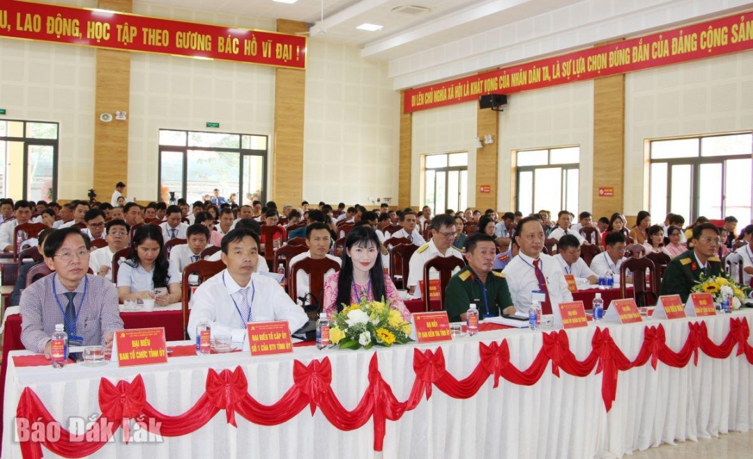 Các đại biểu tham dự đại hội.