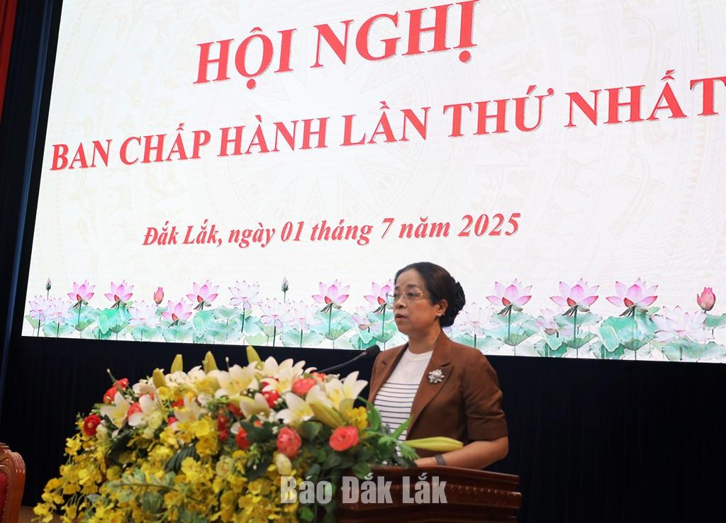 Phó Bí thư Tỉnh ủy Huỳnh Thị Chiến Hòa thông qua các nội dung liên quan đến việc xem xét, cho ý kiến dự thảo Quy chế làm việc của Ban Chấp hành Đảng bộ tỉnh Đắk Lắk, nhiệm kỳ 2020 - 2025.