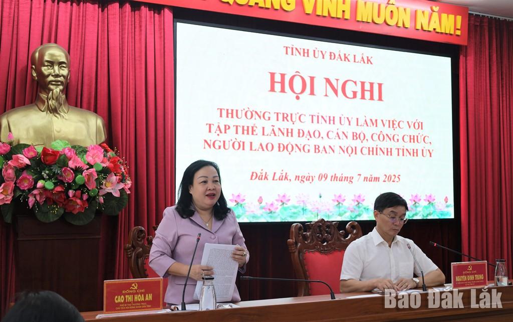 Phó Bí thư Thường trực Tỉnh ủy, Chủ tịch HĐND tỉnh Cao Thị Hòa An phát biểu tại buổi làm việc.