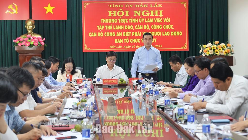 Phó Bí thư Tỉnh ủy Đỗ Hữu Huy phát biểu tại buổi làm việc.