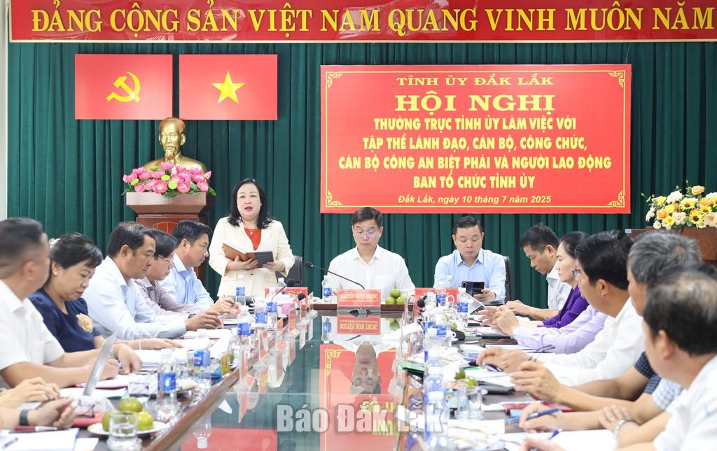 Phó Bí thư Thường trực Tỉnh ủy, Chủ tịch HĐND tỉnh Cao Thị Hòa An phát biểu tại buổi làm việc.