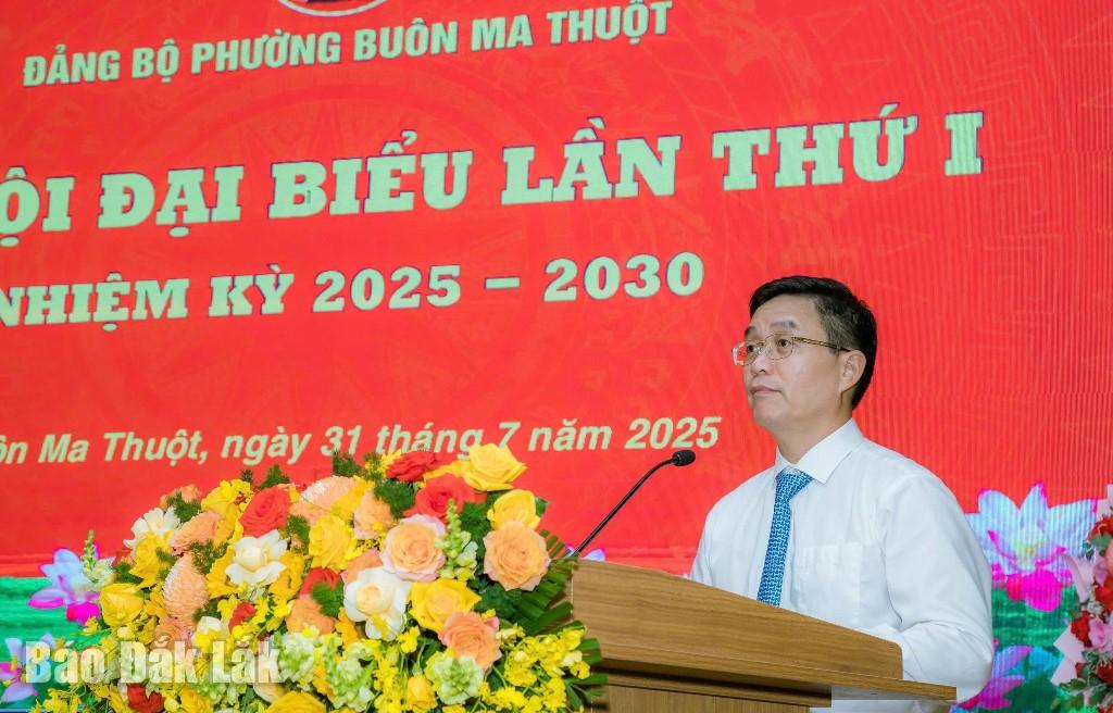 Ủy viên Trung ương Đảng, Bí thư Tỉnh ủy Nguyễn Đình Trung phát biểu chỉ đạo tại đại hội.