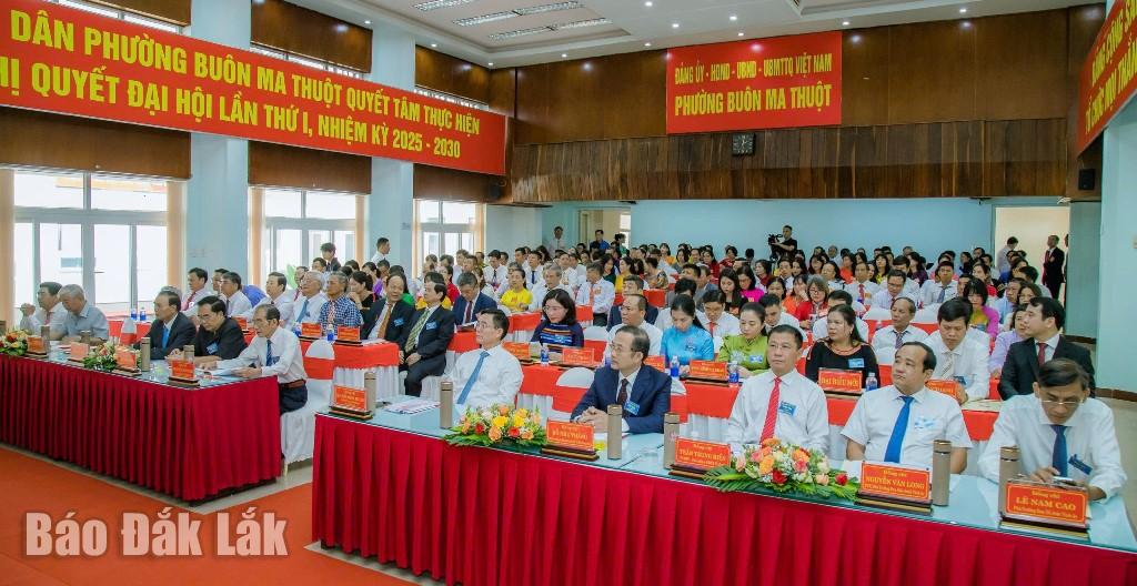 Các đại biểu tham dự đại hội.
