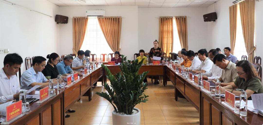 Các đại biểu tham dự hội nghị.