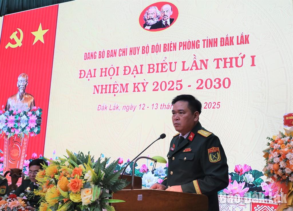 Đại tá Đinh Văn Hưng, Phó Bí thư Thường trực Đảng ủy Quân sự tỉnh, Chính ủy Bộ Chỉ huy Quân sự tỉnh Đắk Lắk phát biểu chỉ đạo tại đại hội.