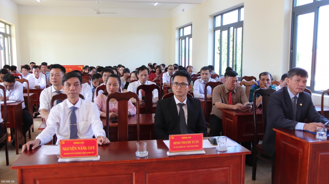 Các đại biểu tham dự hội nghị.