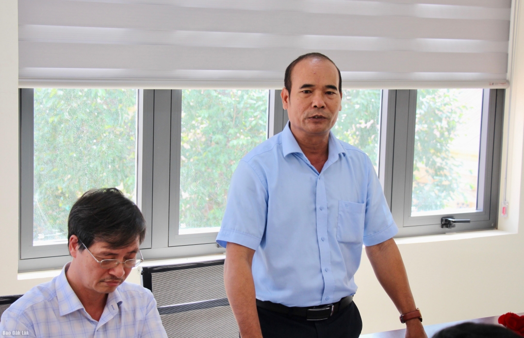 Bí thư Đảng ủy xã Dur Kmăl Y Nem Bkrông phát biểu tại buổi làm việc.