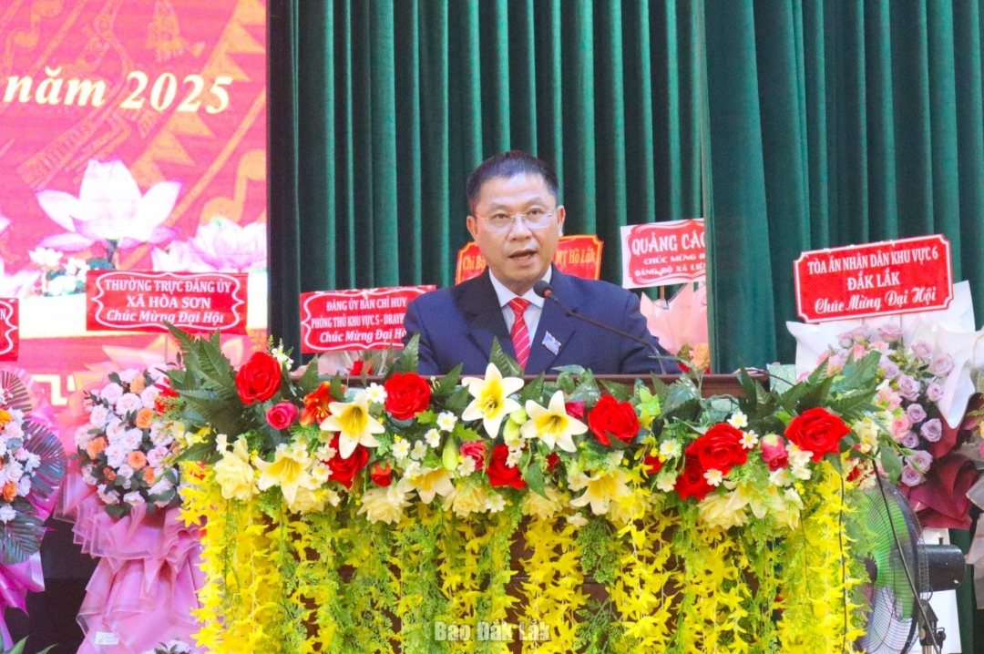 Đồng chí Trần Trung Hiển, Ủy viên Ban Thường vụ, Chủ nhiệm Ủy ban Kiểm tra Tỉnh ủy, đại diện Tổ chỉ đạo đại hội của tỉnh phát biểu chỉ đạo tại đại hội.