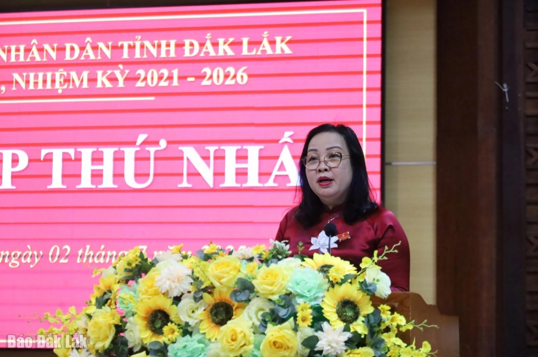 Phó Bí thư Thường trực Tỉnh ủy, Chủ tịch HĐND tỉnh Cao Thị Hòa An phát biểu bế mạc kỳ họp. Ảnh: Vạn Tiếp