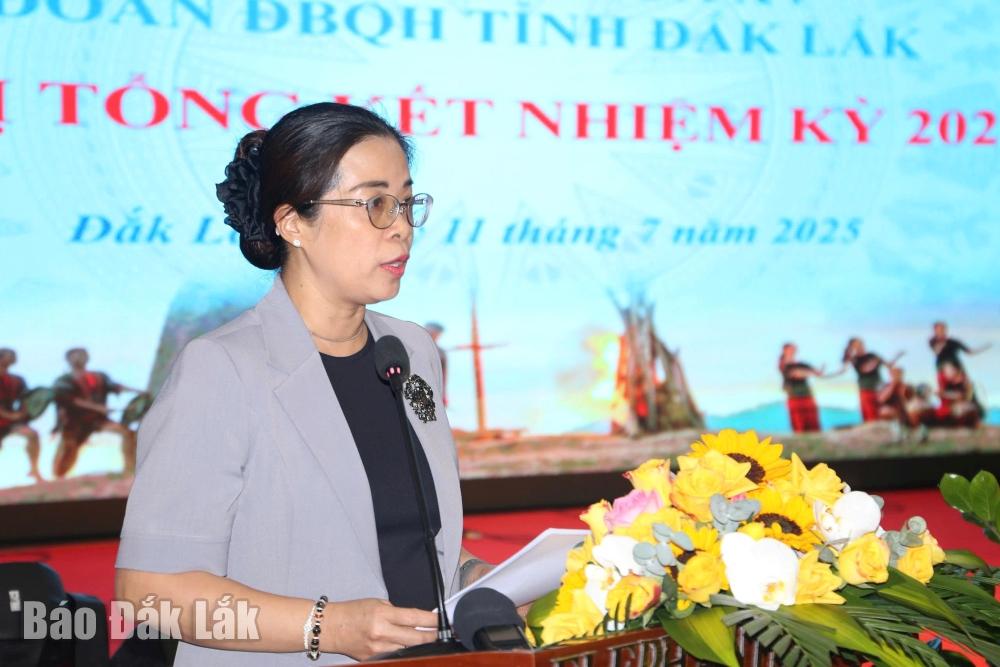 Phó Bí thư Tỉnh ủy Huỳnh Thị Chiến Hòa phát biểu chỉ đạo.