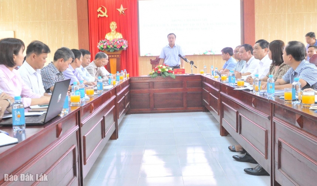 Các đại biểu dự buổi làm việc.
